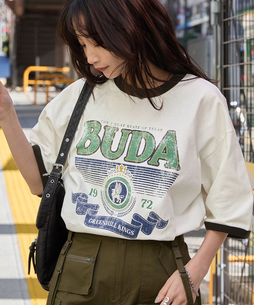 MONO-MART（モノマート）の「ヴィンテージライクロゴデザイン ビッグシルエットリンガー半袖Tシャツ（Tシャツ/カットソー・レディース・ホワイト系1/グリーン系2/ホワイト系3/ブルー/アイボリー/アイボリー系2/ブラック/レッド系1/ベージュ系3/ブラック系1/アイボリー系3/サックスブルー/オートミール/チャコール/ホワイト系4/ブラウン/ホワイト系5/アイボリー系4/ブラウン系1/ワインレッド/ネイビー・M/L/S）」の6枚目の写真