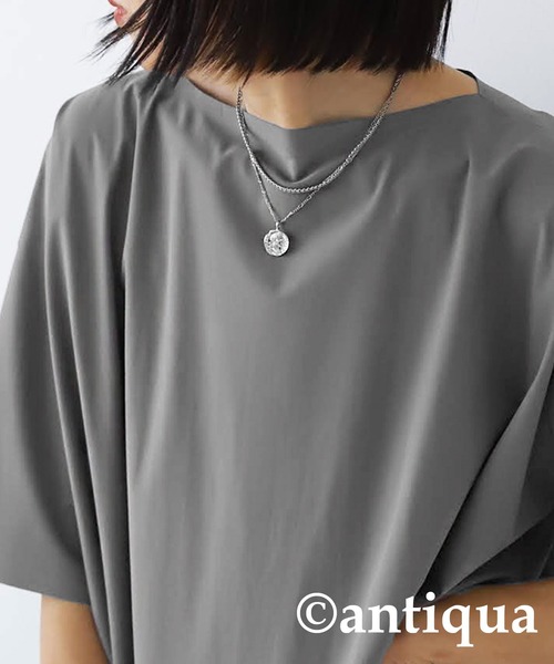 antiqua(アンティカ)の「シームレスTシャツ(Tシャツ/カットソー・レディース・ネイビー/ブラック/グレイッシュベージュ・FREE)」の4枚目の写真