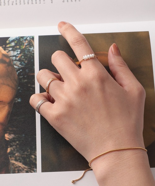 SETUP7（セットアップセブン）の「【SETUP7】金属アレルギー対応 ステンレスパールリング HKO（リング・レディース・ゴールド・8/11）」の2枚目の写真