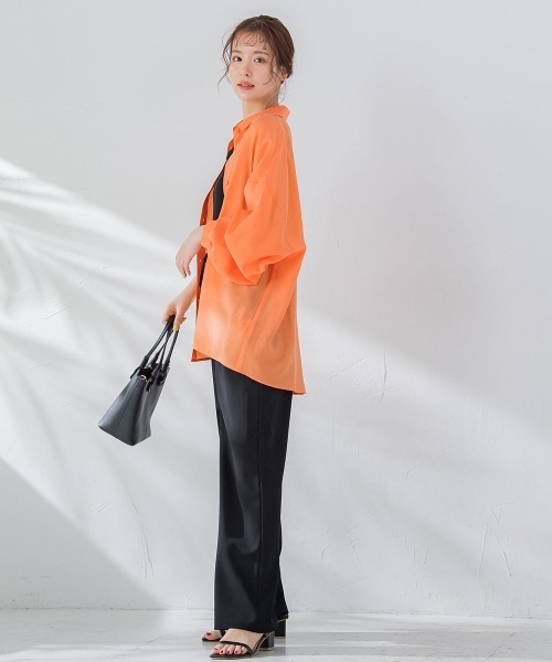 VICKY（ビッキー）の「【ビッキー定番/今季注目トレンドのシアー素材】シアーシャツ《洗濯機で洗える》（シャツ/ブラウス・レディース・グリーン/ブラック/ホワイト/ブルー/オレンジ・M）」の11枚目の写真