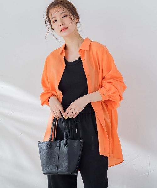 VICKY（ビッキー）の「【ビッキー定番/今季注目トレンドのシアー素材】シアーシャツ《洗濯機で洗える》（シャツ/ブラウス・レディース・グリーン/ブラック/ホワイト/ブルー/オレンジ・M）」の7枚目の写真