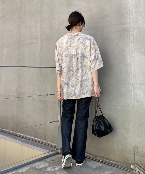 CIAOPANIC(チャオパニック)の「グラデーションルーズシャツ(シャツ/ブラウス・レディース・ベージュ/ブルー・MEDIUM/LARGE)」の19枚目の写真