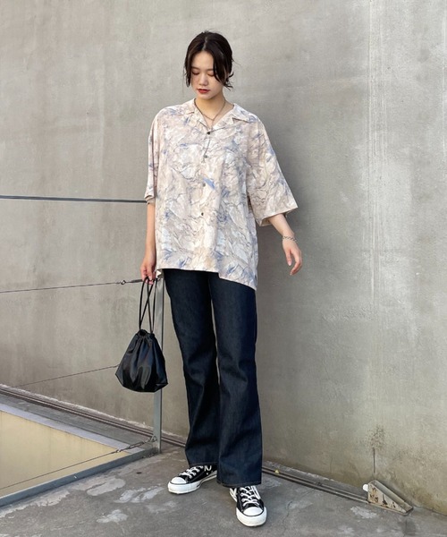 CIAOPANIC(チャオパニック)の「グラデーションルーズシャツ(シャツ/ブラウス・レディース・ベージュ/ブルー・MEDIUM/LARGE)」の16枚目の写真
