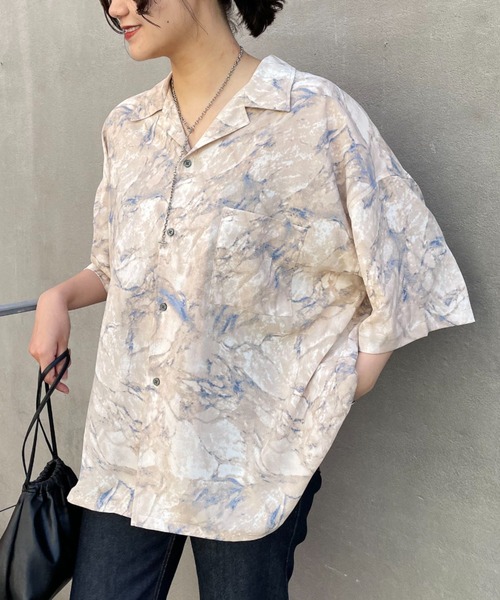 CIAOPANIC(チャオパニック)の「グラデーションルーズシャツ(シャツ/ブラウス・レディース・ベージュ/ブルー・MEDIUM/LARGE)」の22枚目の写真