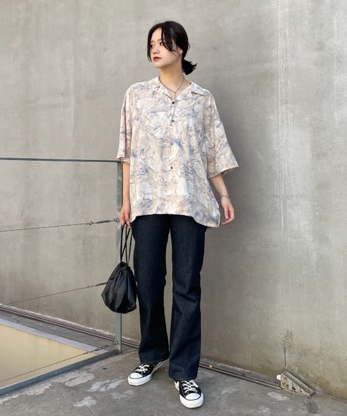 CIAOPANIC(チャオパニック)の「グラデーションルーズシャツ(シャツ/ブラウス・レディース・ベージュ/ブルー・MEDIUM/LARGE)」の15枚目の写真