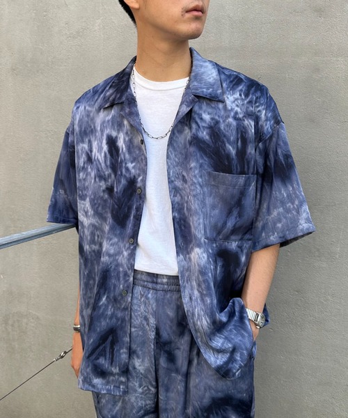 CIAOPANIC(チャオパニック)の「グラデーションルーズシャツ(シャツ/ブラウス・レディース・ベージュ/ブルー・MEDIUM/LARGE)」の3枚目の写真