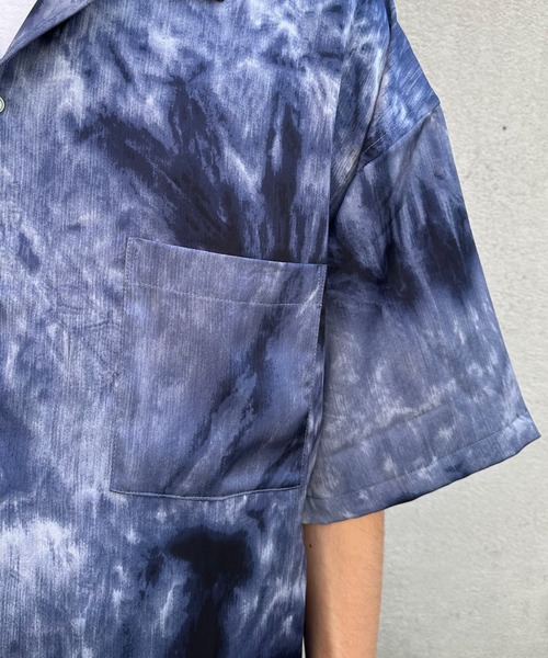 CIAOPANIC(チャオパニック)の「グラデーションルーズシャツ(シャツ/ブラウス・レディース・ベージュ/ブルー・MEDIUM/LARGE)」の9枚目の写真