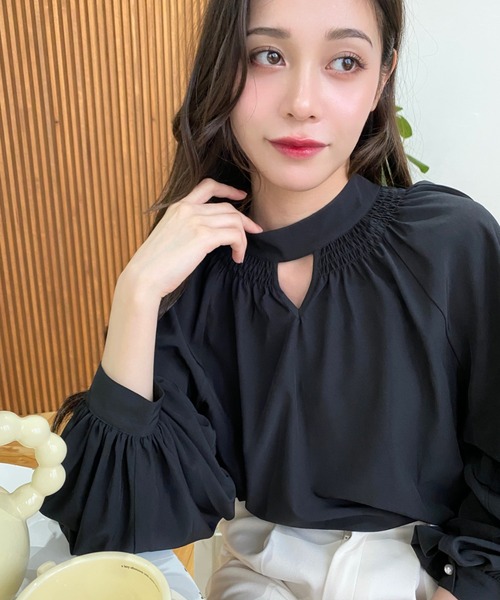 moment+（モーメントプラス）の「前後2WAY Vあきギャザーリボン