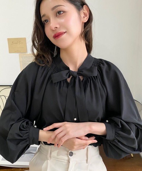 moment+（モーメントプラス）の「前後2WAY Vあきギャザーリボン