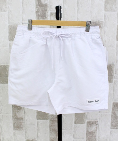 Calvin Klein(カルバン・クライン)の「CK ワンポイントロゴサーフパンツ ボードショーツ(水着・メンズ・ブラック系2/ブラック系3/ブラック系4/ブラック/ホワイト系7/ホワイト/レッド/ブラック系8・S/M/L/XL)」の3枚目の写真