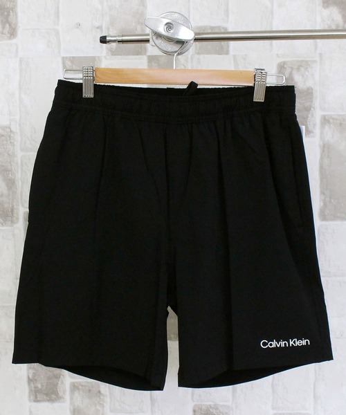 Calvin Klein(カルバン・クライン)の「CK ワンポイントロゴサーフパンツ ボードショーツ(水着・メンズ・ブラック系2/ブラック系3/ブラック系4/ブラック/ホワイト系7/ホワイト/レッド/ブラック系8・S/M/L/XL)」の5枚目の写真