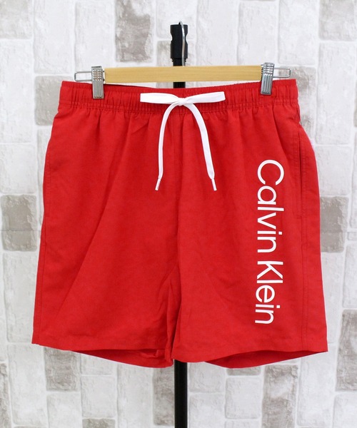 Calvin Klein(カルバン・クライン)の「CK ワンポイントロゴサーフパンツ ボードショーツ(水着・メンズ・ブラック系2/ブラック系3/ブラック系4/ブラック/ホワイト系7/ホワイト/レッド/ブラック系8・S/M/L/XL)」の8枚目の写真