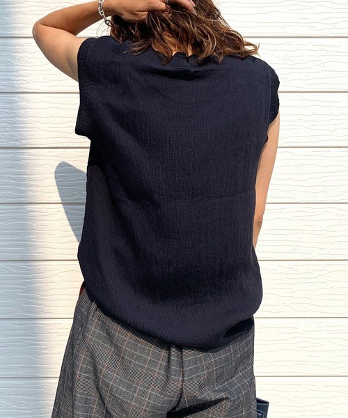 Q（キュー）の「リンクルノースリーブ（Tシャツ/カットソー・レディース・ホワイト/チャコールグレー・MEDIUM）」の6枚目の写真