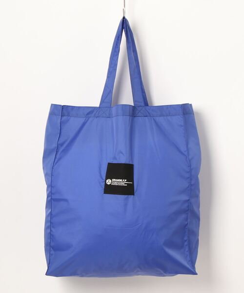 GRANDE FOOTBALL PRODUCTS(グランデフットボールプロダクツ)の「GRANDE.F.P ビタミンカラーナイロントートエコバッグ(エコバッグ/サブバッグ・レディース・ネイビー/チェリーピンク/オレンジ/ロイヤルブルー/ブラック/サックスブルー/黄緑系/レッド/レモンイエロー・ONE SIZE)」の5枚目の写真