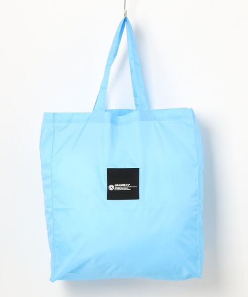 GRANDE FOOTBALL PRODUCTS(グランデフットボールプロダクツ)の「GRANDE.F.P ビタミンカラーナイロントートエコバッグ(エコバッグ/サブバッグ・レディース・ネイビー/チェリーピンク/オレンジ/ロイヤルブルー/ブラック/サックスブルー/黄緑系/レッド/レモンイエロー・ONE SIZE)」の4枚目の写真