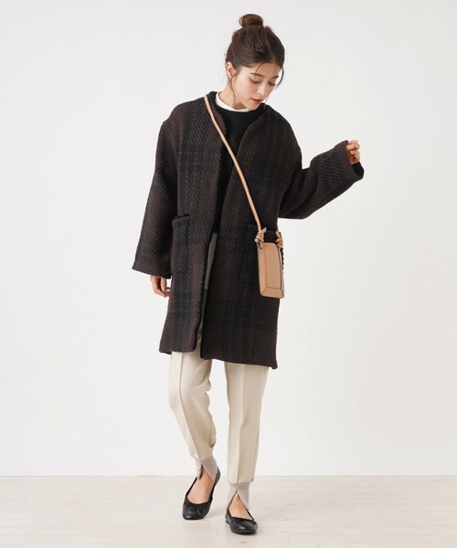 en recre（アンレクレ）の「【M ROSE】レザーミニショルダーバッグ 
