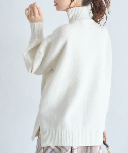 tocco closet（トッコ　クローゼット）の「ミルドライクウールハイネックニットプルオーバー（ニット/セーター・レディース・ピンクベージュ/グレー/オフホワイト/ブルー・M）」の9枚目の写真