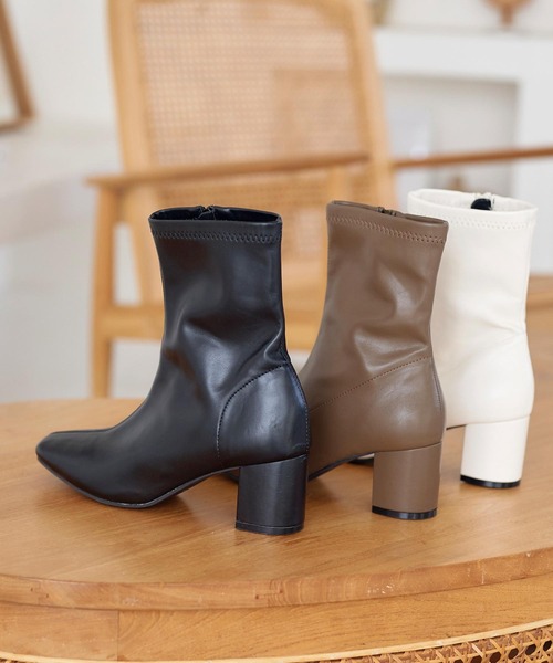 KOBE LETTUCE（コウベレタス）の「高反発＆低反発クッション入りストレッチショートブーツ（ブーツ・レディース・ブラック/アイボリー/グレイッシュベージュ・LL/L/S/M）」の9枚目の写真