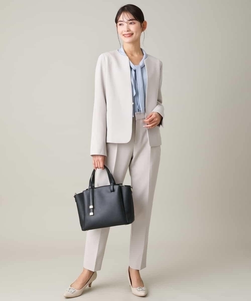 a.v.v（アーヴェヴェ）の「【洗える/イージーケア】ダブルクロステーパードパンツ（スーツパンツ・レディース・ブラック/ネイビー/ライトグレー・38/36/34/40/42）」の10枚目の写真