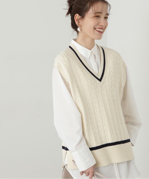 N.（N. Natural Beauty Basic）（エヌエヌナチュラルビューティーベーシック）の「◆ケーブルニットベスト（ベスト・レディース・ブラック/グレー/オフホワイト・MEDIUM）」の2枚目の写真