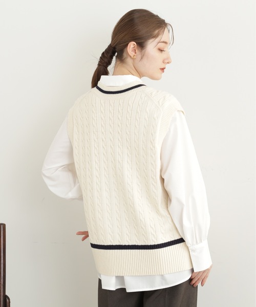 N.（N. Natural Beauty Basic）（エヌエヌナチュラルビューティーベーシック）の「◆ケーブルニットベスト（ベスト・レディース・ブラック/グレー/オフホワイト・MEDIUM）」の22枚目の写真