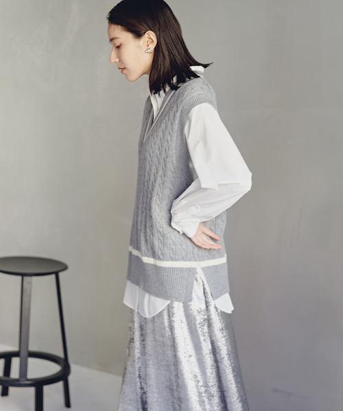 N.（N. Natural Beauty Basic）（エヌエヌナチュラルビューティーベーシック）の「◆ケーブルニットベスト（ベスト・レディース・ブラック/グレー/オフホワイト・MEDIUM）」の10枚目の写真