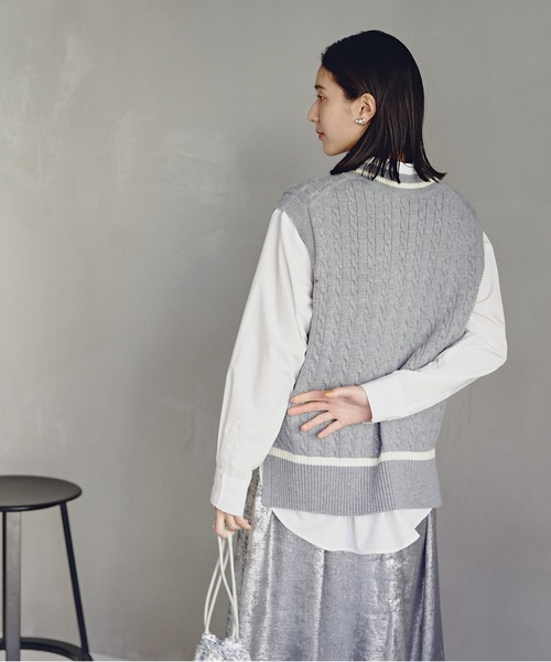 N.（N. Natural Beauty Basic）（エヌエヌナチュラルビューティーベーシック）の「◆ケーブルニットベスト（ベスト・レディース・ブラック/グレー/オフホワイト・MEDIUM）」の11枚目の写真