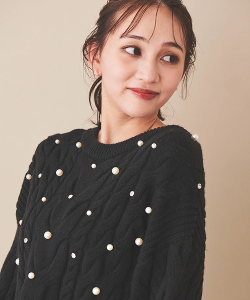 31 Sons de mode（トランテアン　ソン　ドゥ　モード）の「パール付きケーブルニット（ニット/セーター・レディース・ライトグレー/オフホワイト/ブラック/ブルー・36）」の7枚目の写真