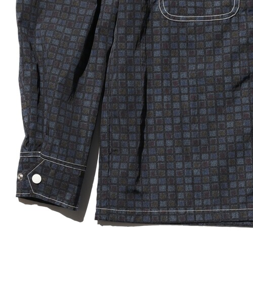 BEAMS PLUS（ビームスプラス）の「BEAMS PLUS / ナイロン プリント スポーツ シャツ ジャケット（ブルゾン・メンズ・ネイビー/レッド・M/S/XL/L）」の17枚目の写真
