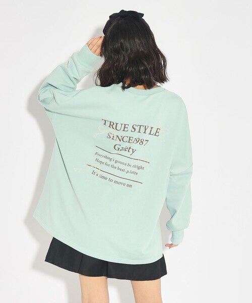 PINK-latte(ピンクラテ)の「◆バックグラフィックチュニックプルオーバー(Tシャツ/カットソー・キッズ・アイボリー/グリーン系・15 /16/14)」の2枚目の写真