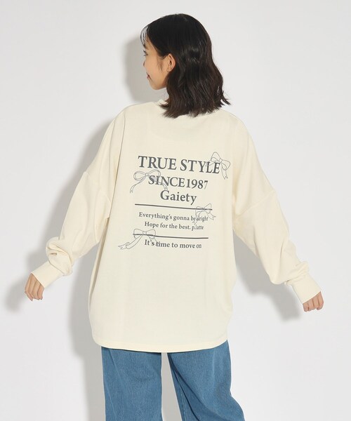 PINK-latte(ピンクラテ)の「◆バックグラフィックチュニックプルオーバー(Tシャツ/カットソー・キッズ・アイボリー/グリーン系・15 /16/14)」の1枚目の写真