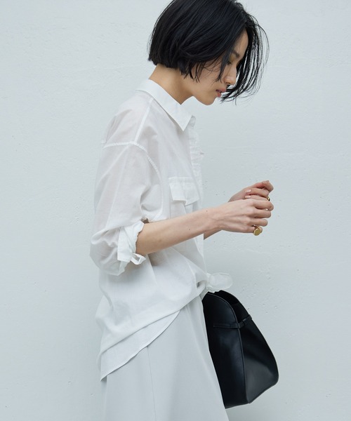 GALLARDAGALANTE（ガリャルダガランテ）の「コットンローンシャツ（シャツ/ブラウス・レディース・チャコールグレー/オフホワイト/ネイビー/イエロー・FREE）」の9枚目の写真