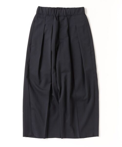 ROBES&CONFECTIONS(ローブスコンフェクションズ)の「Robes & Confections/ローブス&コンフェクションズ/Water-repellent Dot Poplin Pleated Easy Pants(スラックス・レディース・ネイビー/ブラック・2/3)」の2枚目の写真