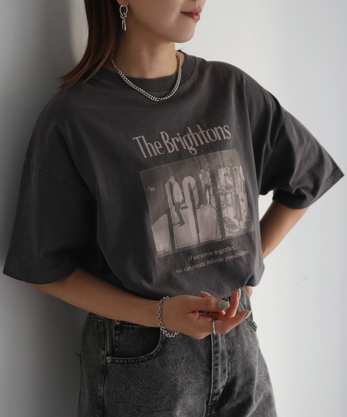 Riberry(リベリー)の「ロックフォトビッグTシャツ(Tシャツ/カットソー・レディース・チャコールグレー/ホワイト×グリーン/ホワイト×レッド・FREE)」の5枚目の写真