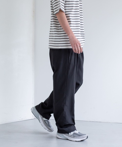 FORK&SPOON（フォークアンドスプーン）の「FORK&SPOON　ハイツイストツータックパンツ（その他パンツ・メンズ・ブラック/ネイビー・4/5）」の3枚目の写真