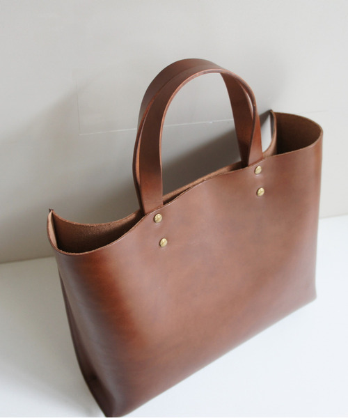 TIDEWAY レザー トートバッグ チョコ　ブラウン TIDEWAY（タイドウェイ）の「NUME TOTE / M（トートバッグ）」 - WEAR