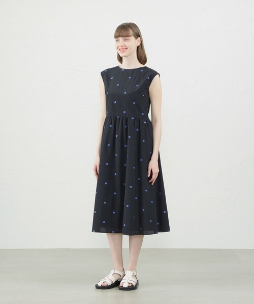 MACKINTOSH PHILOSOPHY（ﾏｯｷﾝﾄｯｼｭ ﾌｨﾛｿﾌｨｰ）の「クローバーカットジャカードワンピース（ワンピース・レディース・ブラック/オフホワイト・36/38）」の4枚目の写真