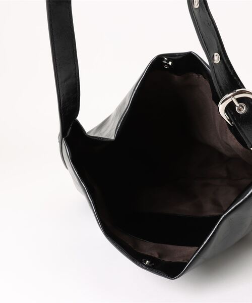 セール】フェイクレザー大容量ショルダーバッグ ユニークアイレット