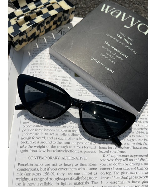 WC（ダブル シー）の「カラーフレームアイウェア（サングラス・レディース・ブラック/ベージュ/ホワイト/ピンク・FREE）」の2枚目の写真