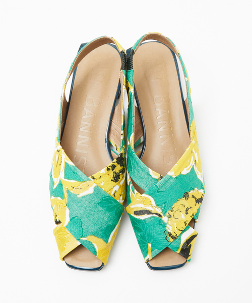 Au BANNISTER（オゥバニスター）の「スリングバックオープントゥフラットサンダル（サンダル・レディース・ホワイト/ブラック/その他・37/38/36）」の8枚目の写真