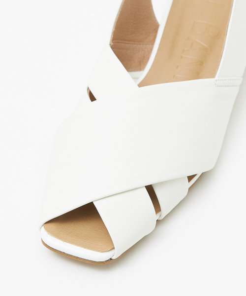 Au BANNISTER（オゥバニスター）の「スリングバックオープントゥフラットサンダル（サンダル・レディース・ホワイト/ブラック/その他・37/38/36）」の17枚目の写真