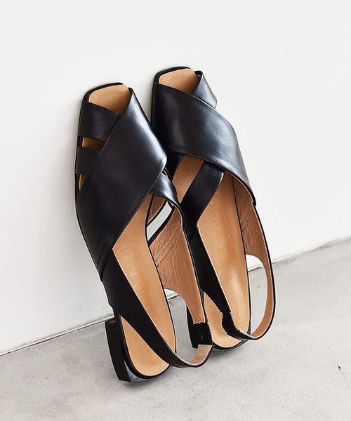 Au BANNISTER（オゥバニスター）の「スリングバックオープントゥフラットサンダル（サンダル・レディース・ホワイト/ブラック/その他・37/38/36）」の22枚目の写真