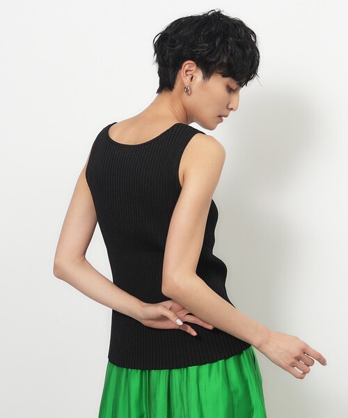 OPAQUE.CLIP（オペークドットクリップ）の「◆UV ラメニットタンクトップ【洗濯機洗い可/抗ピル】（ニット/セーター・レディース・ホワイト系6/ブラック系5/ベージュ系5・38/40）」の21枚目の写真