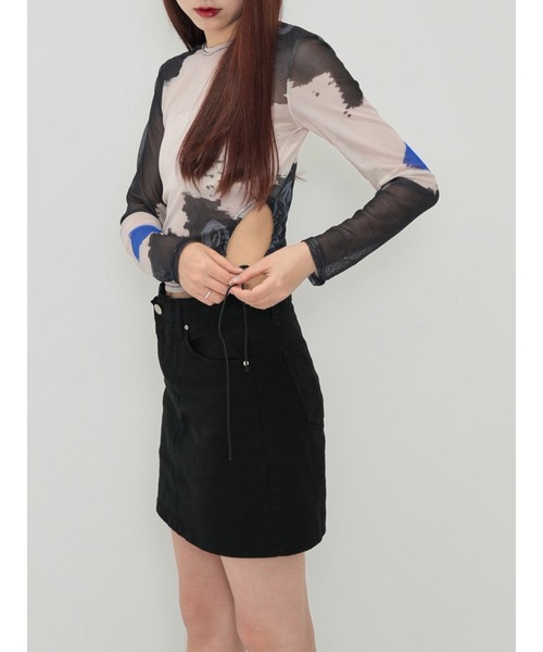 Enewd nina(エニュードニーナ)の「【ZOZO限定】レフト カットアウト シアー トップス シースルー カットソー マーブル ギャザー ドローコード シースルートップス 長袖 シアートップス 長袖(Tシャツ/カットソー・レディース・その他・FREE)」の5枚目の写真