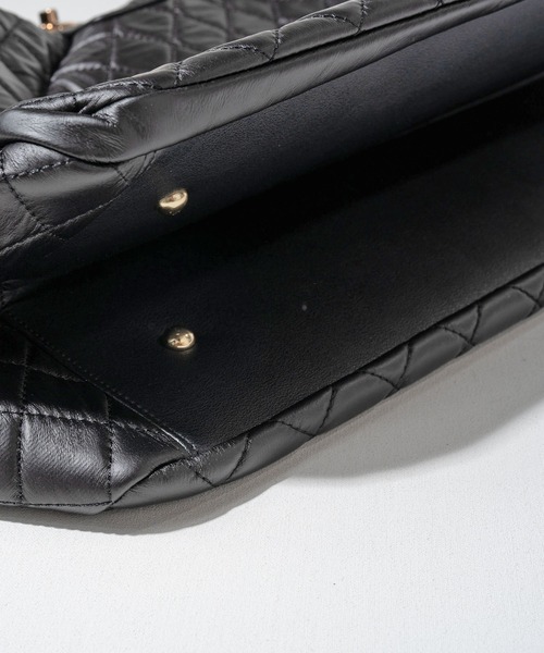 HAYNI（ヘイニ）の「Loche Quilted Boston Bag ロシェキルティングボストン Lサイズ（ボストンバッグ・レディース・ブラック・FREE）」の22枚目の写真
