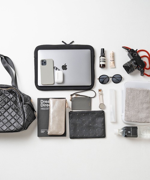 HAYNI（ヘイニ）の「Loche Quilted Boston Bag ロシェキルティングボストン Lサイズ（ボストンバッグ・レディース・ブラック・FREE）」の3枚目の写真