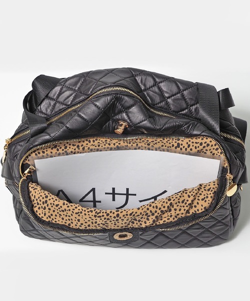 HAYNI（ヘイニ）の「Loche Quilted Boston Bag ロシェキルティングボストン Lサイズ（ボストンバッグ・レディース・ブラック・FREE）」の7枚目の写真