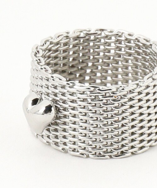 Ray BEAMS（レイビームス）の「ワイド メッシュ ハート リング（リング・レディース・シルバー・ONE SIZE）」の4枚目の写真