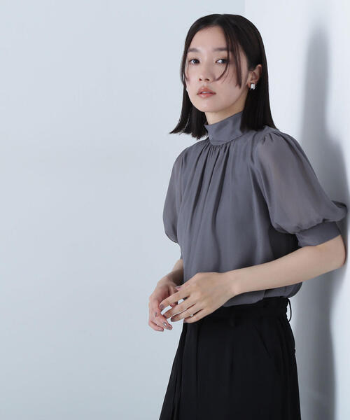 NATURAL BEAUTY BASIC（ナチュラルビューティーベーシック）の「ハイネックシアースリーブブラウス（シャツ/ブラウス・レディース・ワイン/グレー系その他/ベージュ・SMALL/MEDIUM）」の6枚目の写真