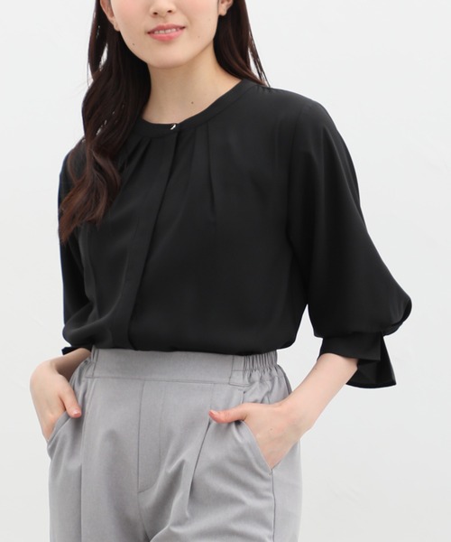 Honeys(ハニーズ)の「7分袖バンドカラーブラウス(シャツ/ブラウス・レディース・モカ/ホワイト/ブラック/ライラック/ダークオリーブ・S/M/L/LL/3L)」の1枚目の写真